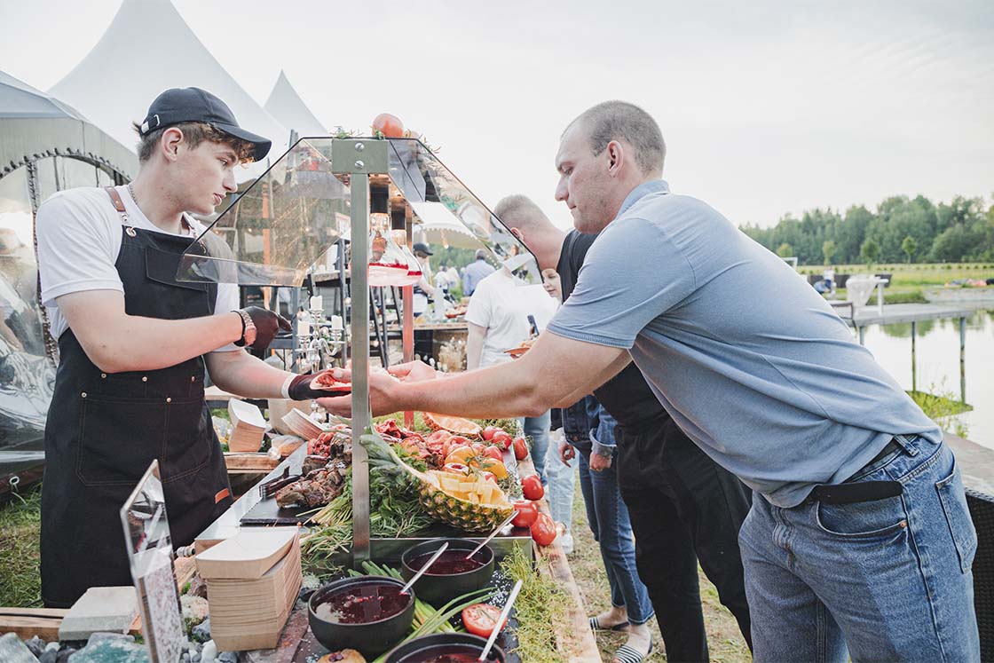 Раздача еды