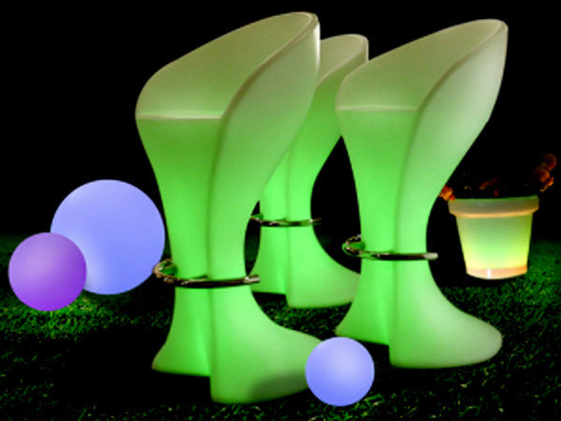 Барный стул с подставкой для ног