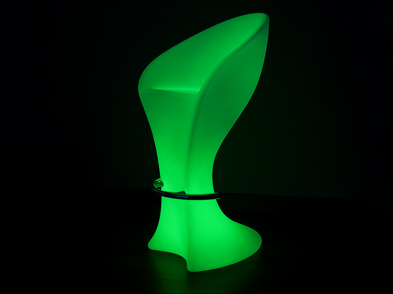 Барный стул с подставкой для ног