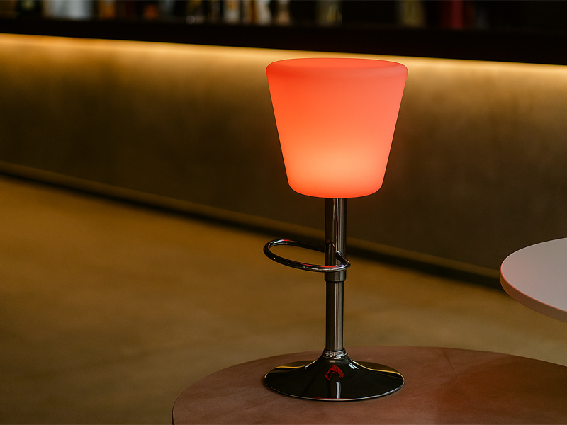 Барный стул светильник на аккумуляторе с пультом