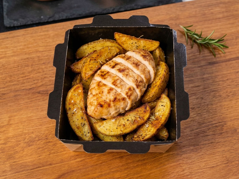 Бифштекс из курицы с запечённым картофелем и соусом BBQ  (обед для персонала) — вид 2