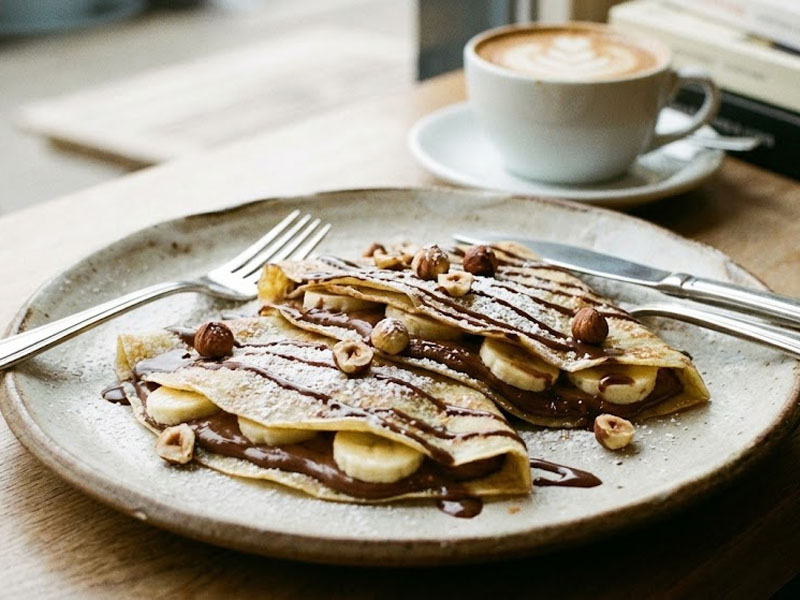 Блинчик с шоколадным кремом и бананом
