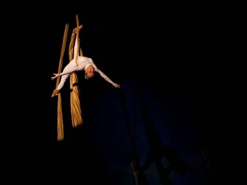 Черный кабинет, черный бархат сценический, черная комната