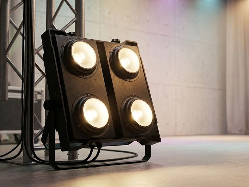 Cветодиодный блайндер DIALighting COB LED Blinder-W/RGB 4x100W