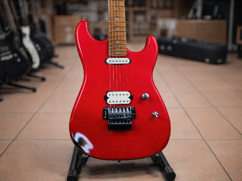 Детская красная гитара