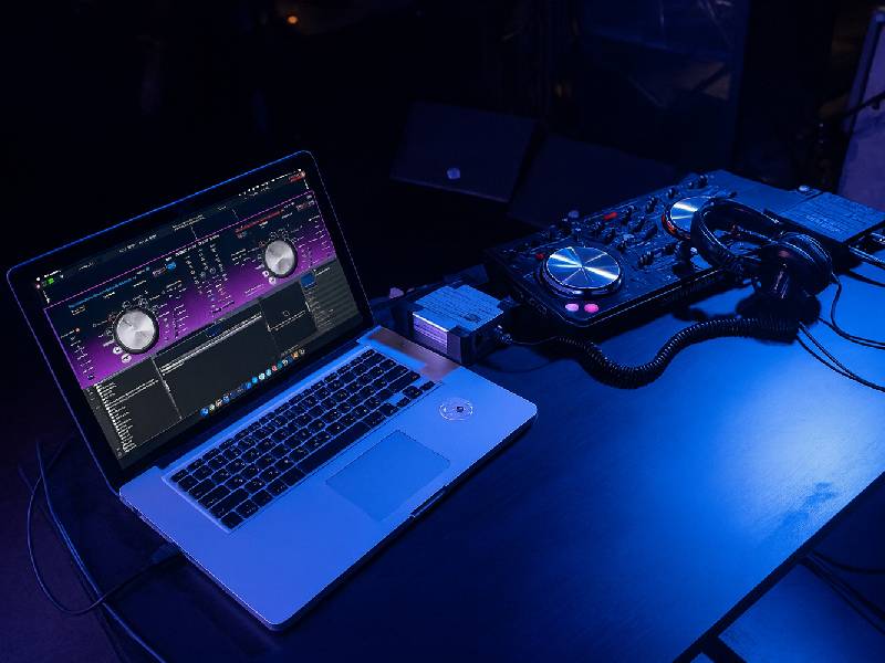 Ди-джейский контроллер PIONEER DDJ-WEGO-V