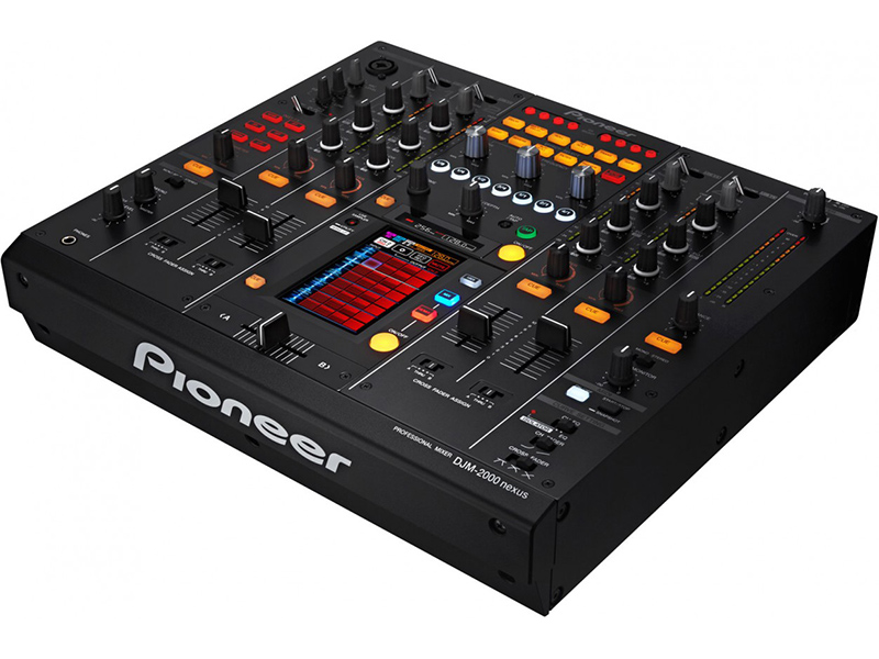 Ди-джейский микшер Pioneer DJM-2000