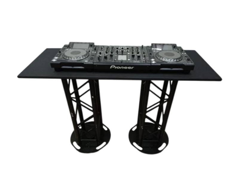 DJ стол на моно-тотемах