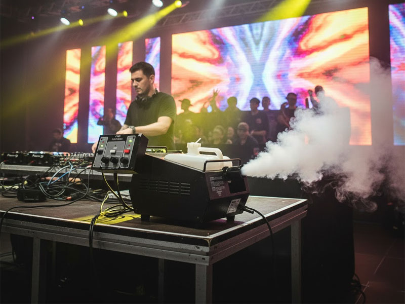 Дым-машина F-100 Lightwave. DJ. Stage.