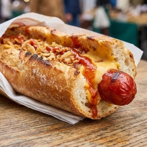 Французский хот-дог (Чоризо колбаска)