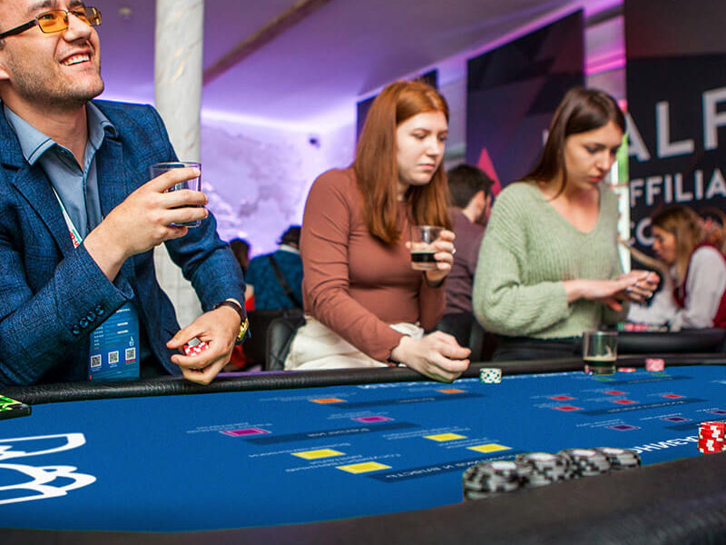 Интеллектуальное казино «Известные личности»