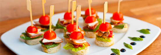 Заказать канапе с тигровой креветкой и ананасом для фуршета в Москве ...