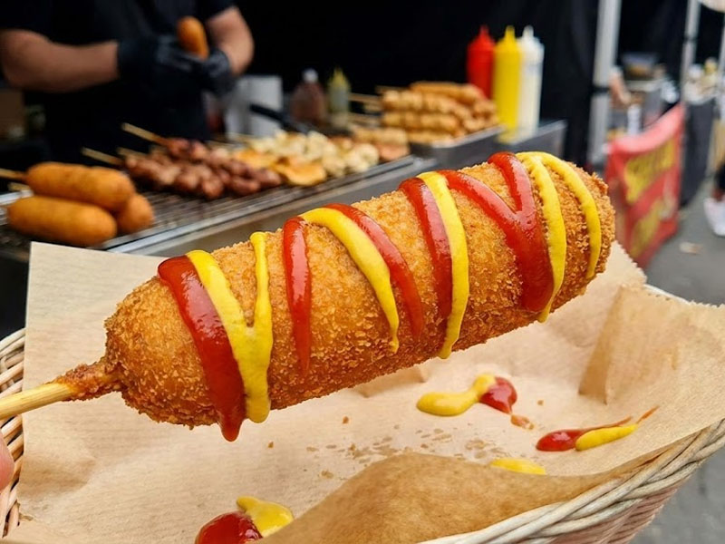 Корн-дог с куриной сосиской