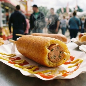 Корн-дог с куриной сосиской