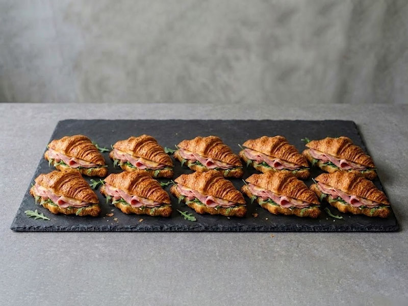 Круассан с ветчиной — вид 2