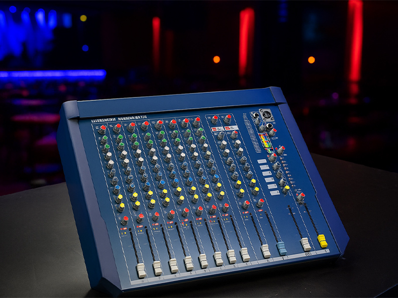 Микшерный пульт Allen & Heath MixWizard WZ3 12:2
