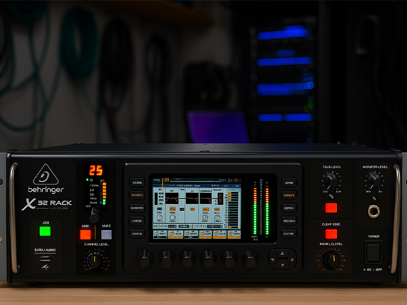 Микшер Behringer x32 rack в кейсе