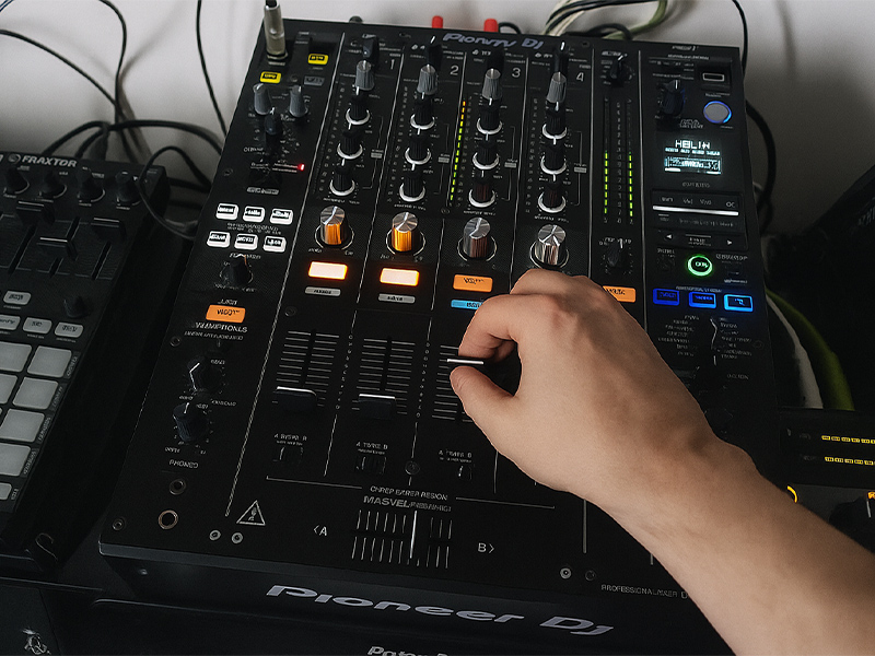 Микшер Pioneer DJM-900 NEXUS