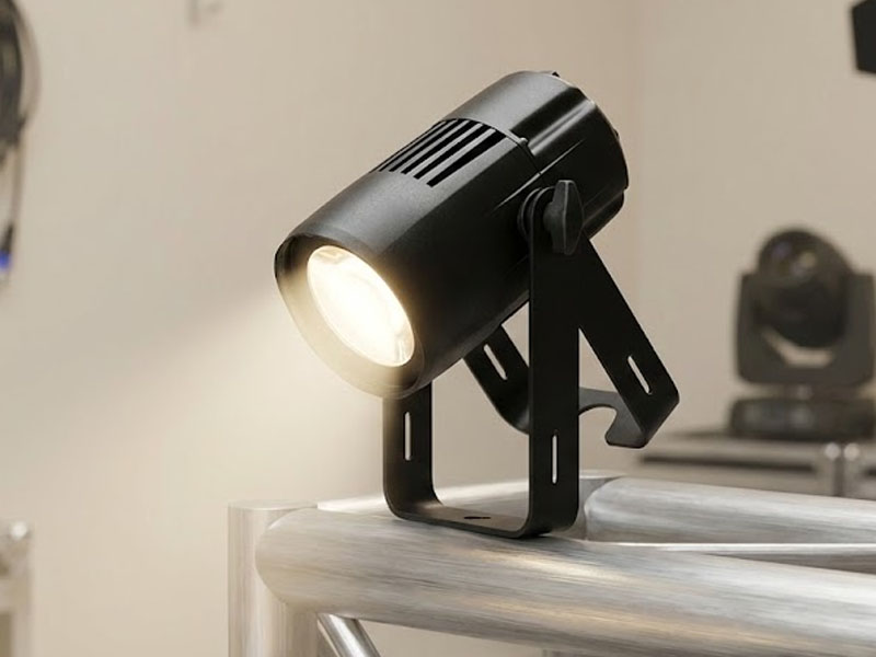 Мини прожектор ADJ Saber Spot WW теплого света