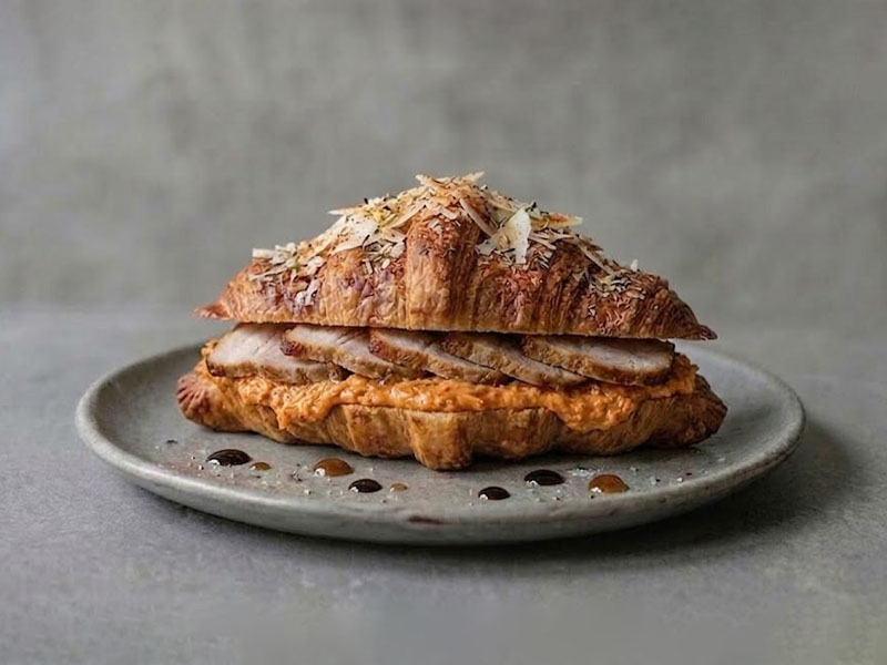 Набор круассанов с бужениной и ким-чи кремом