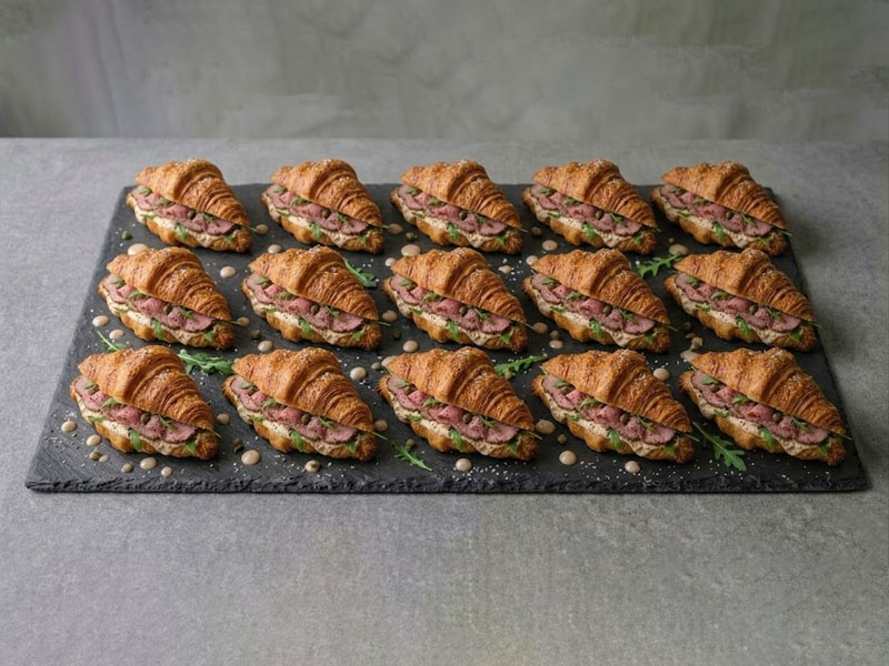 Набор круассанов с ростбифом и вителло-тоннато — вид 3