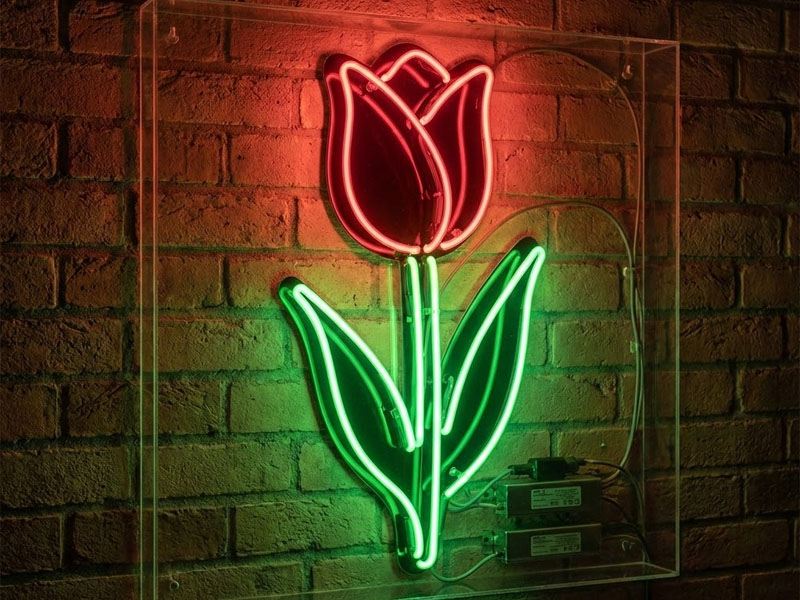 Неоновая вывеска «Тюльпан»