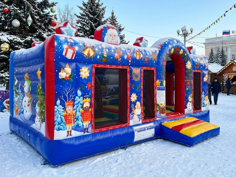 Новогодний батут с сухим бассейном