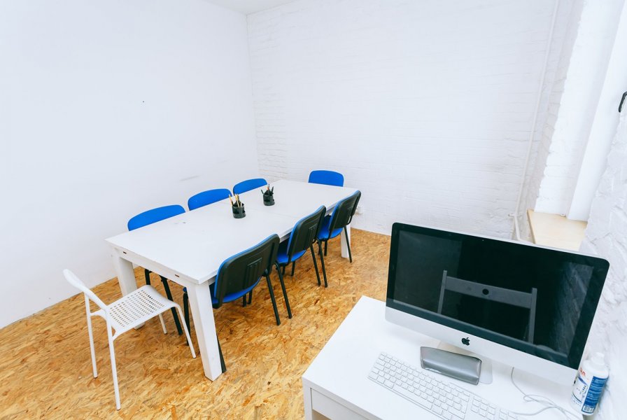 Светлая переговорная Room 1 в центре Москвы, рядом с метро Чеховская — фото 4