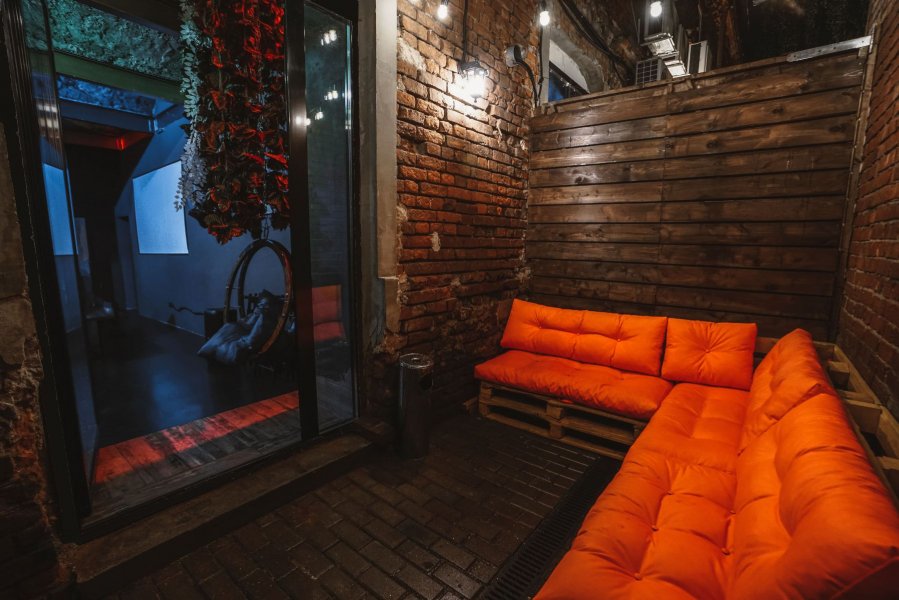 Budda loft с уютной верандой и грилем — фото 5