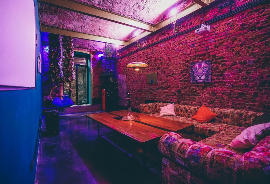 Budda Loft - небольшой классический лофт с верандой на Бауманской — фото 1