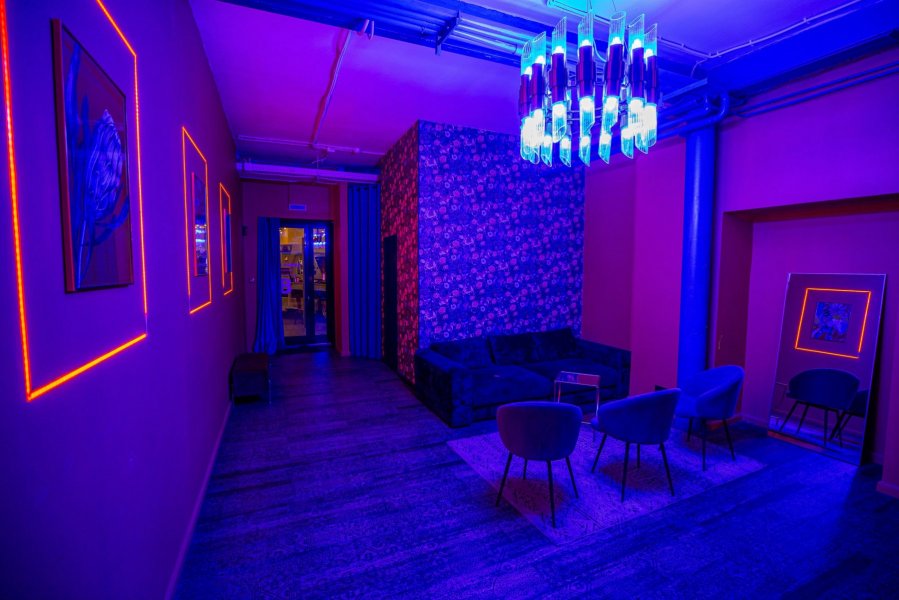 Candy Loft - двухэтажный лофт в ярких тонах с большими окнами на Бауманской — фото 8