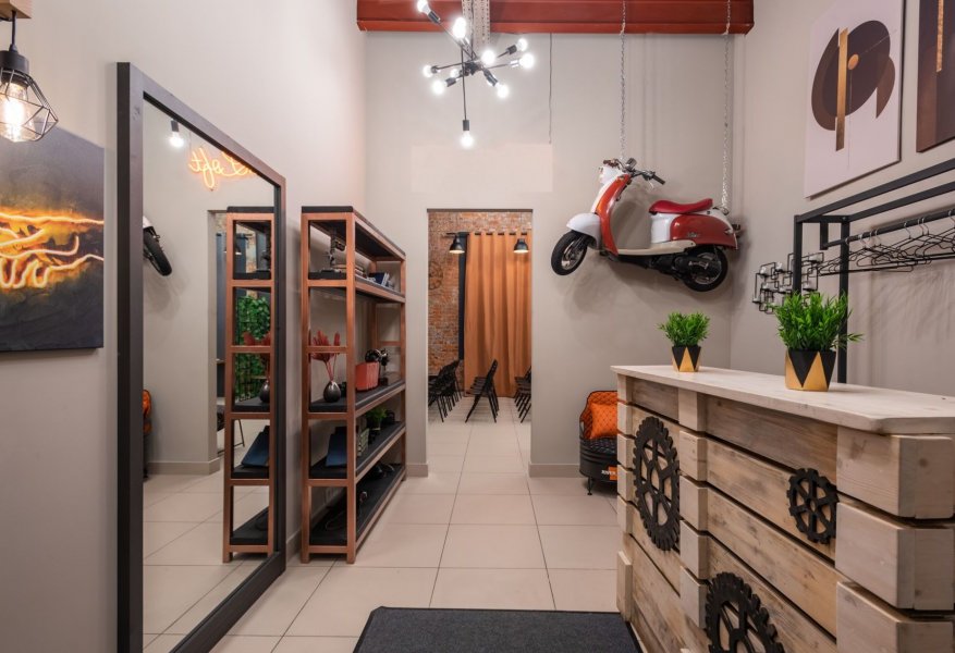 River.Loft - зал в светлых тонах с видом на набережную Москвы-реки на Тульской — фото 2