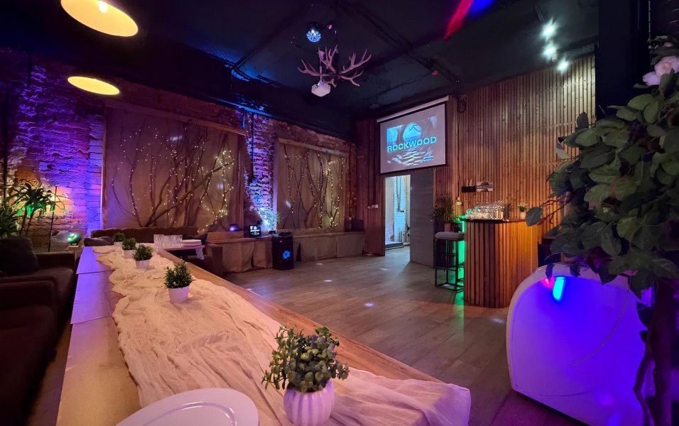 Лофт Rockwood из кирпича и дерева с грилем и верандой — фото 1