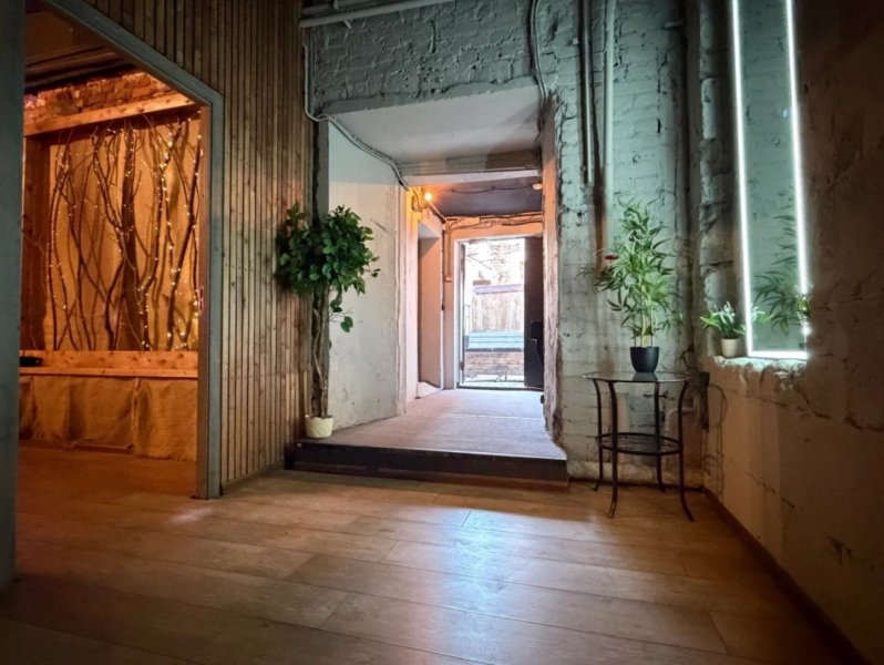 Лофт Rockwood из кирпича и дерева с грилем и верандой — фото 8