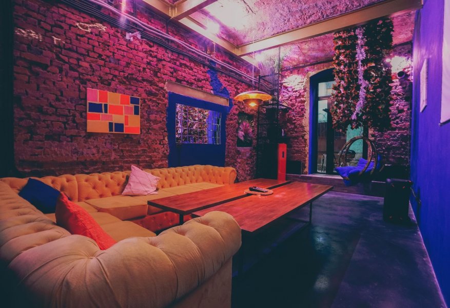 Sava Loft - классический небольшой лофт с верандой на Бауманской — фото 1