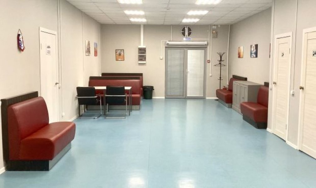 Зал для баскетбола, волейбола, бадминтона, футбола в спорткомплексе «Арена 4 Спорта» — фото 5