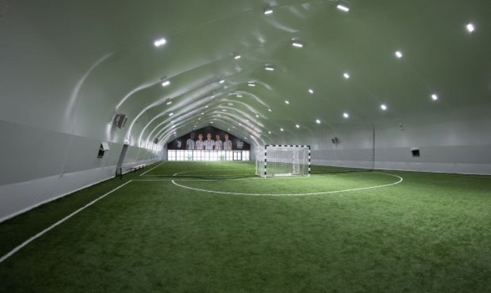 Закрытое футбольное поле в СДК SportVille — фото 4