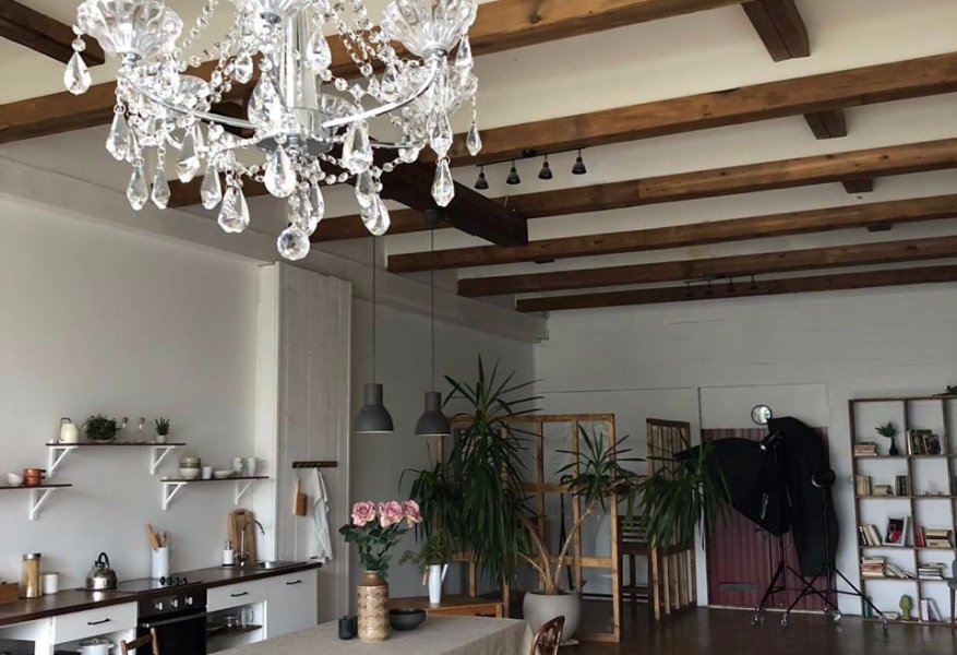 Studio 33/13 зал Paris - лофт в стиле квартиры с кухней на Варшавке — фото 2