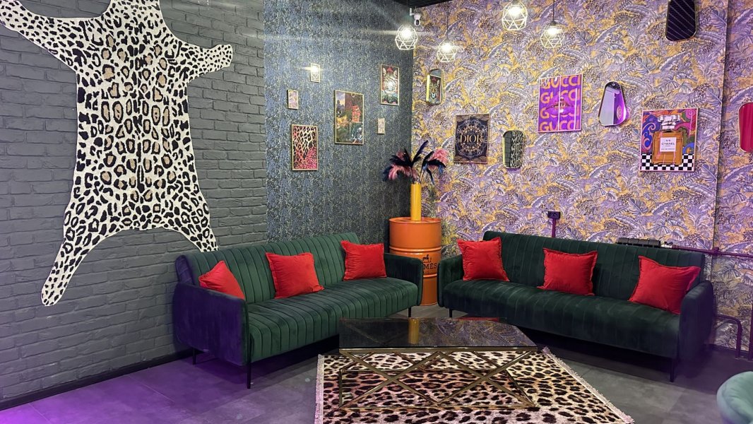 Vida Loft - современная и яркая неоновая площадка в контрастных тонах на Бауманской — фото 4