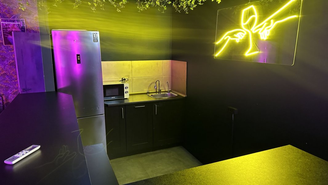 Vida Loft - современная и яркая неоновая площадка в контрастных тонах на Бауманской — фото 8