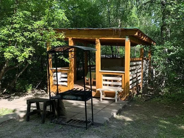 Беседка с мангалом для шашлыка — фото 1