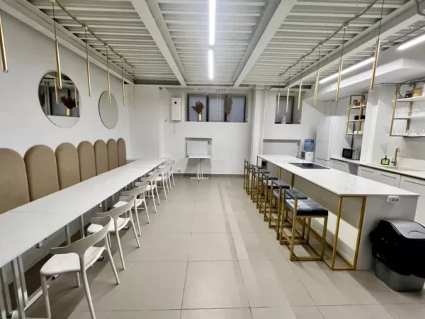 Get Loft - Золотой зал в светлых тонах с кухней-островком у м. Бауманская — фото 4