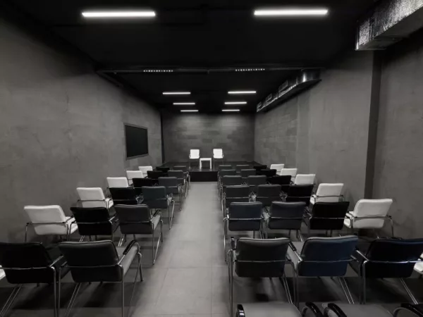 Komnata 528 - зал со сценой для образовательных и творческих мероприятий в центре Москвы — фото 1