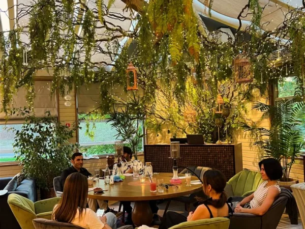 Уютный кальян-бар Blush Lounge с авторской кухней и круглогодичной верандой — фото 4