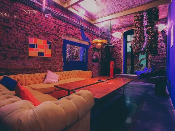 Sava Loft - классический небольшой лофт с верандой на Бауманской — фото 1