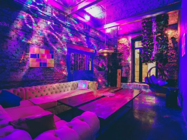 Sava Loft - классический небольшой лофт с верандой на Бауманской — фото 3