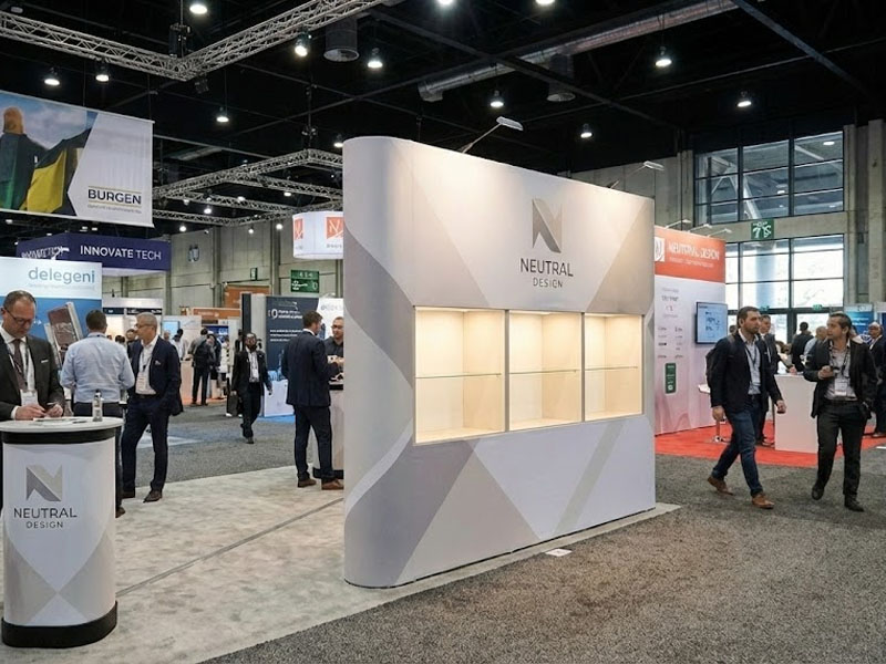 Поп Ап стенд с Шоукейсами