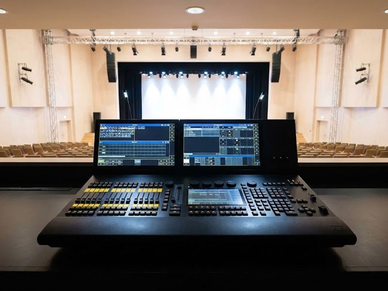 Пульт Grand-MA-3-light с ПО МА2