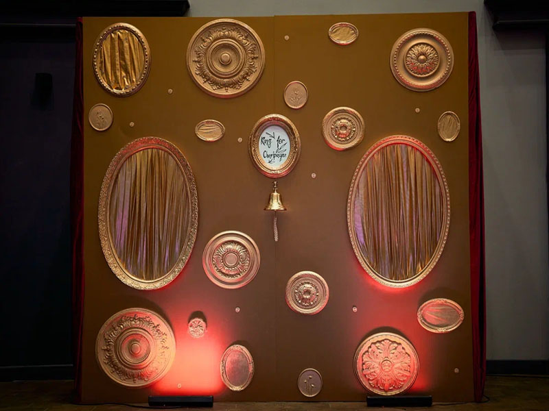 Руки с шампанским Борокко