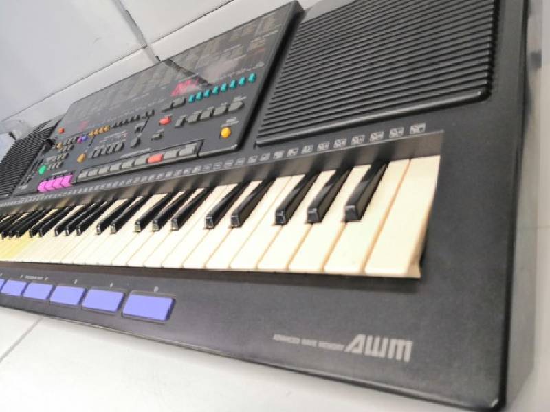 Самоиграйка Yamaha PSS-51 с эффектами